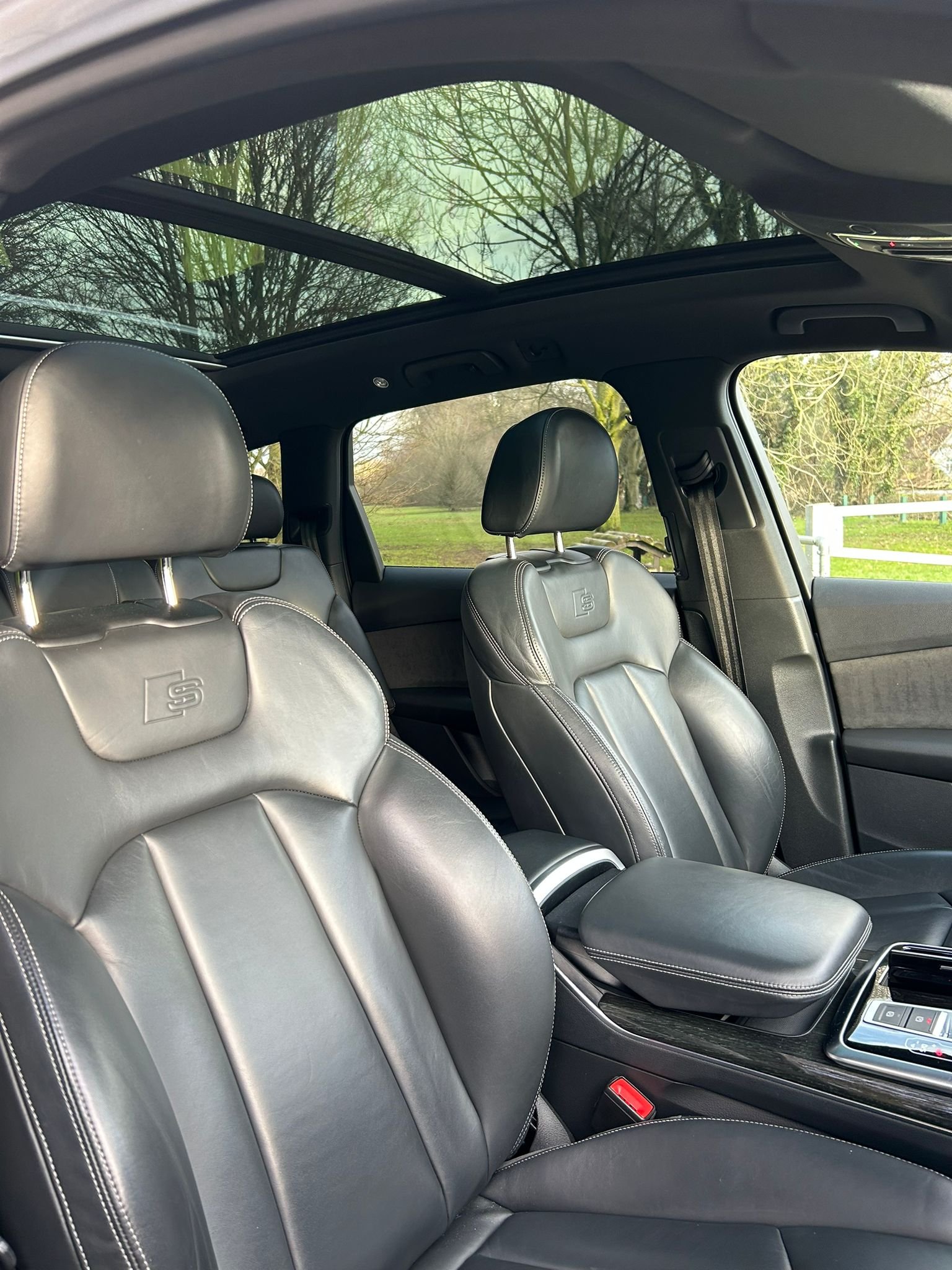 Audi Q7 Front seats and panoramic roof
