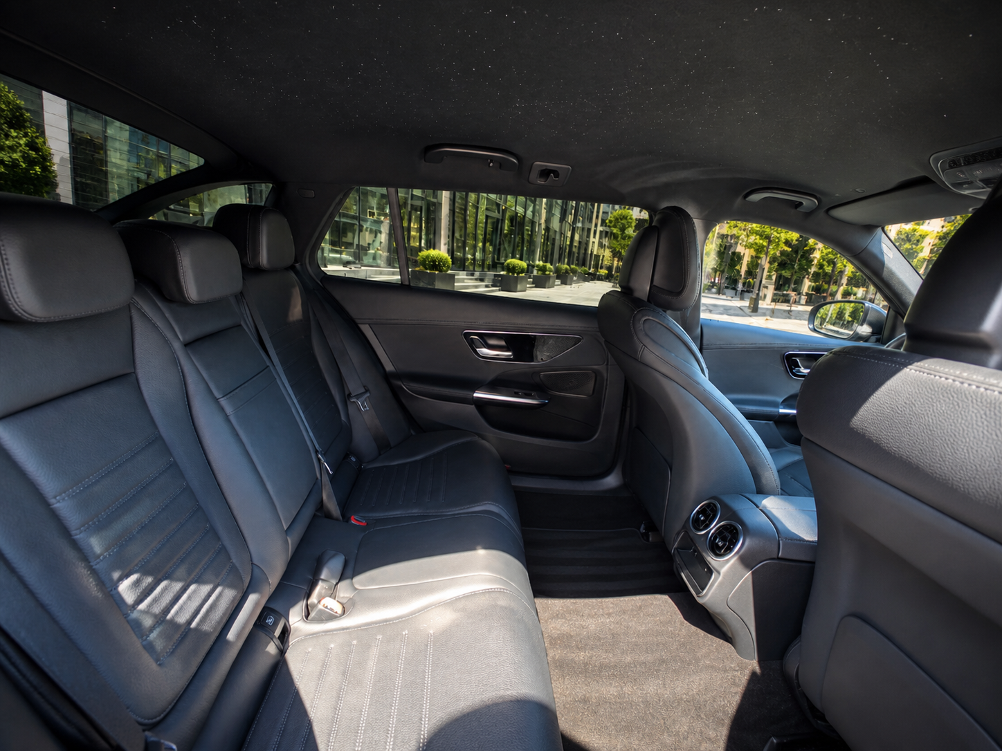 Mercedes-Benz C300d Rear seats