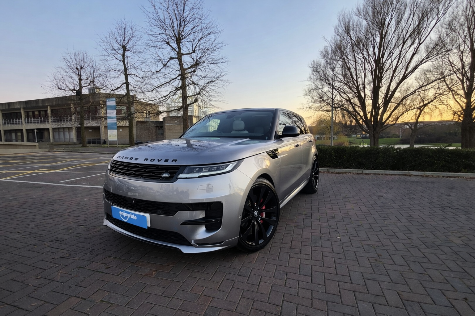 Range Rover Sport Front quarter