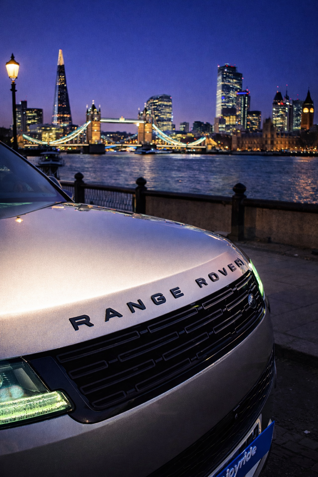 Range Rover Sport City skyline